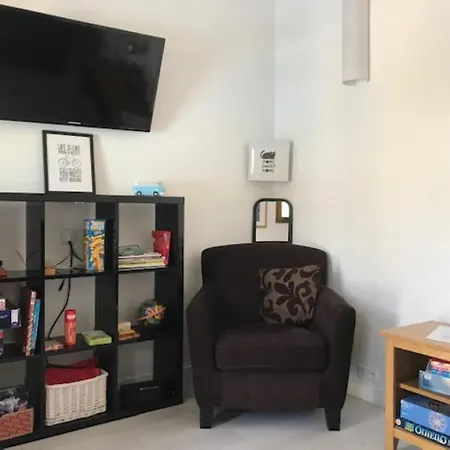 펜션 Le Coquillage - Lovely Coastal With Private Pool. 500m *